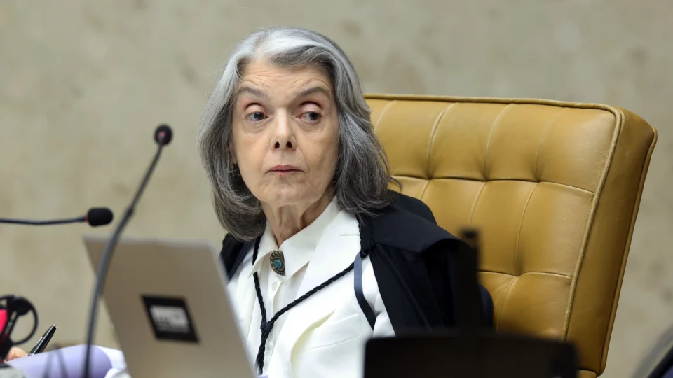 Cármen Lúcia fala sobre a crise de confiança nas instituições.