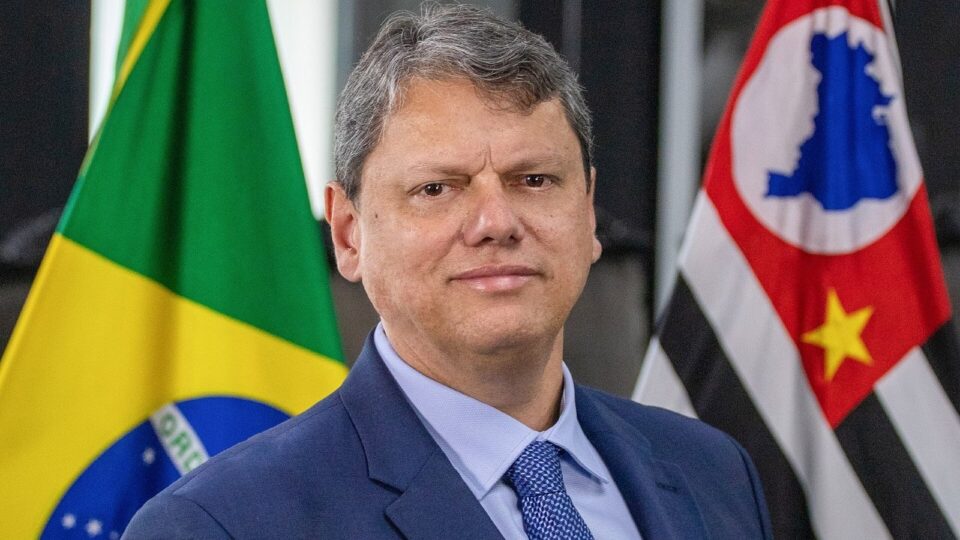 Quanto ganha um governador? Veja os salários em cada estado em 2026