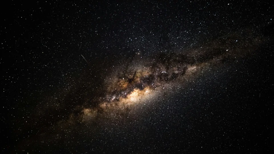 A descoberta amplia o conhecimento sobre sistemas planetários fora do Sistema Solar e sobre os processos que acompanham a formação de novos mundos.