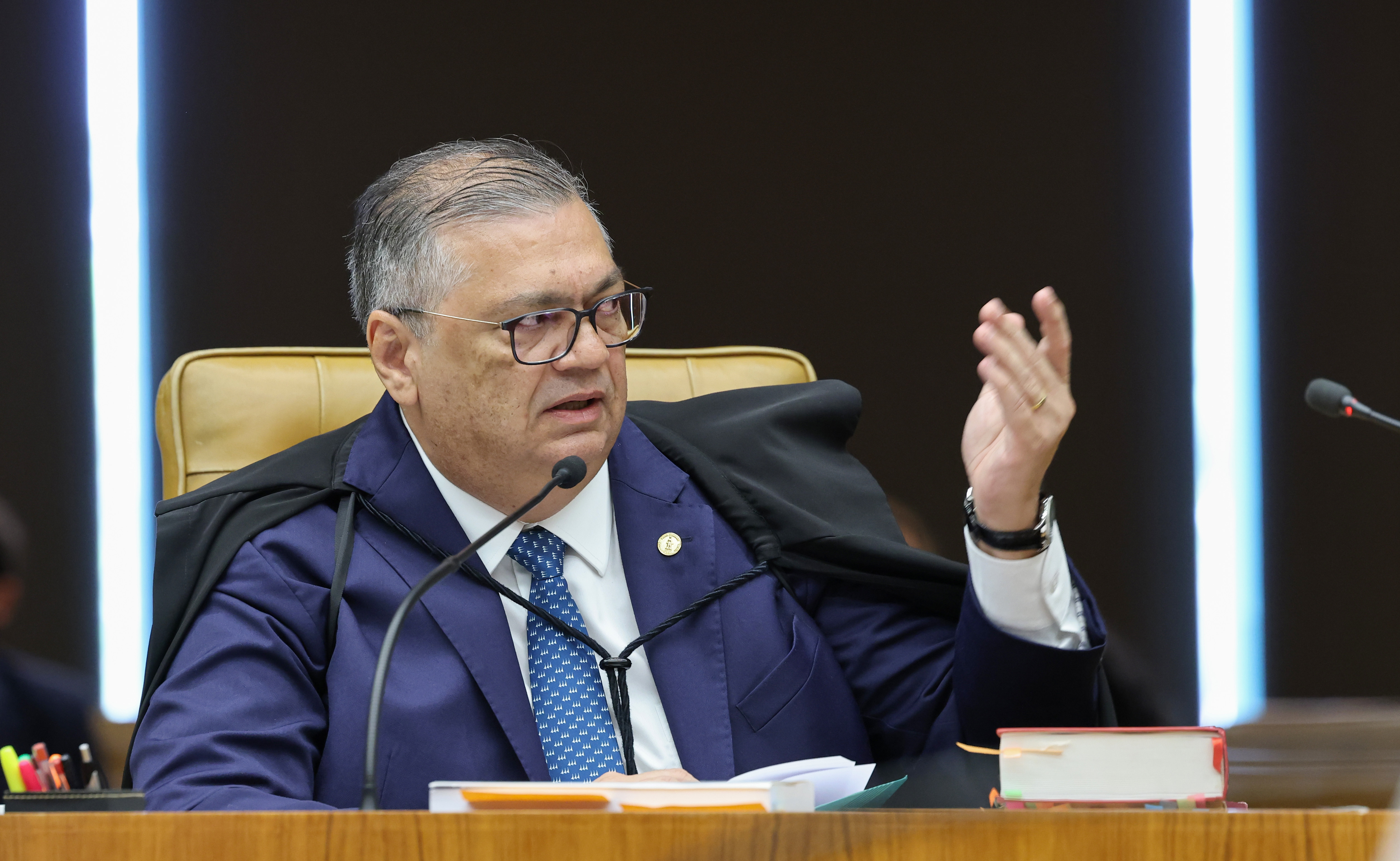 Pedido de vista “cara de pau” de Dino poderia ser ignorado por Fachin?