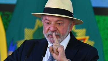 Lula sanciona política de minerais críticos e cria conselho com poder de veto