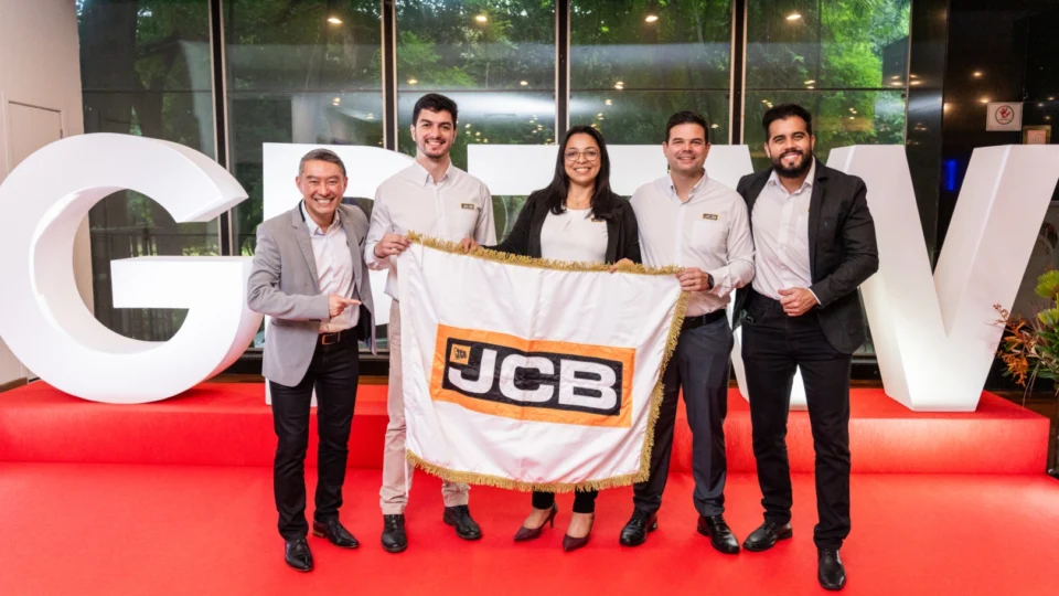 Prêmio reforça o compromisso da JCB com a maturidade profissional e o desenvolvimento humano dentro das organizações.