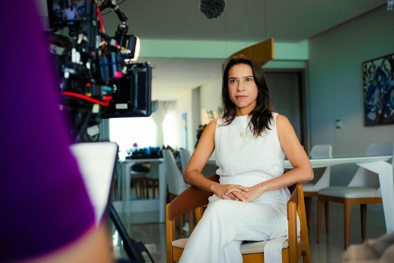 “Raquel sem cortes”: a estratégia da governadora que duela contra novo líder da esquerda