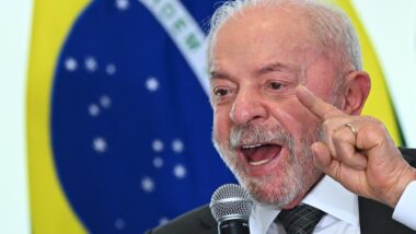 Lula sobe o tom contra Mendonça e acusa ministro de “fazer política”