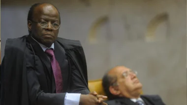 Joaquim Barbosa e Gilmar Mendes, num registro de 2012: discussão técnica virou um bate-boca violento entre os dois ministros.