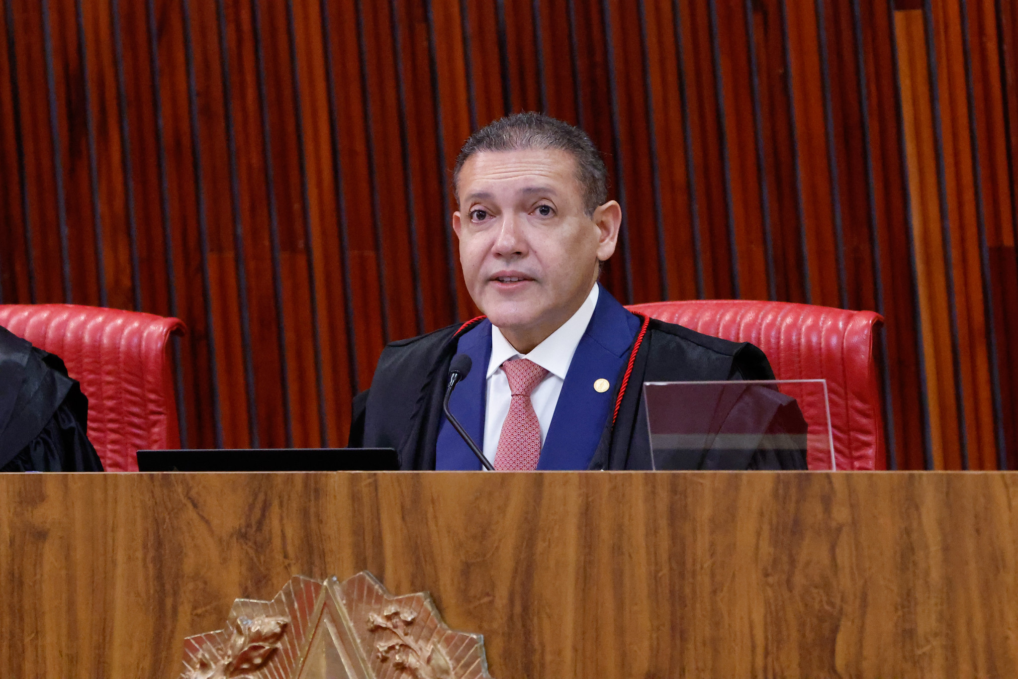 Nunes Marques diz que “não é preciso aumentar o tom para ser ouvido” após embates no STF