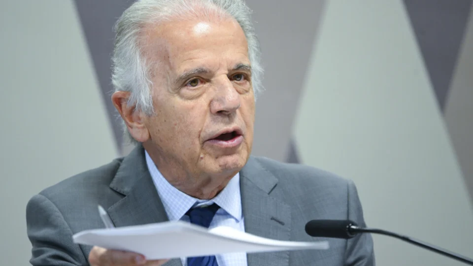 Contato de José Múcio Monteiro encaminhou mensagens pedindo doação de R$ 5 para evento beneficente.