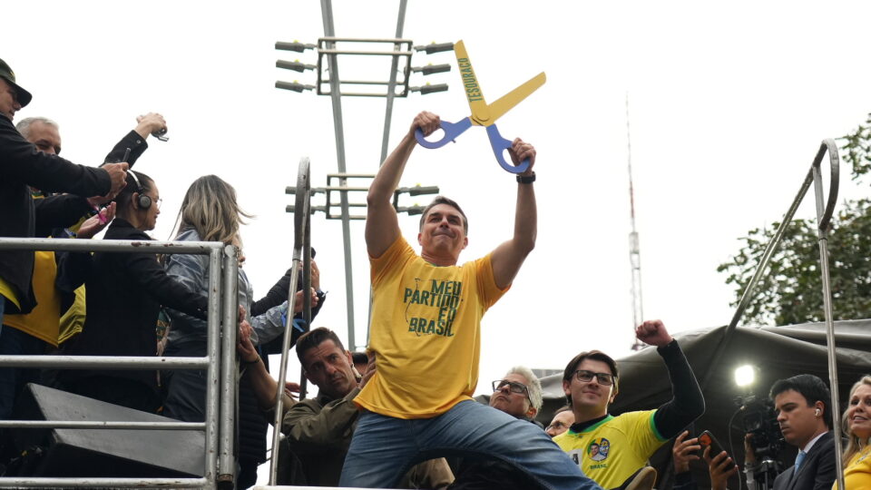 Executivo de banco americano é cotado a “posto Ipiranga” de Flávio Bolsonaro