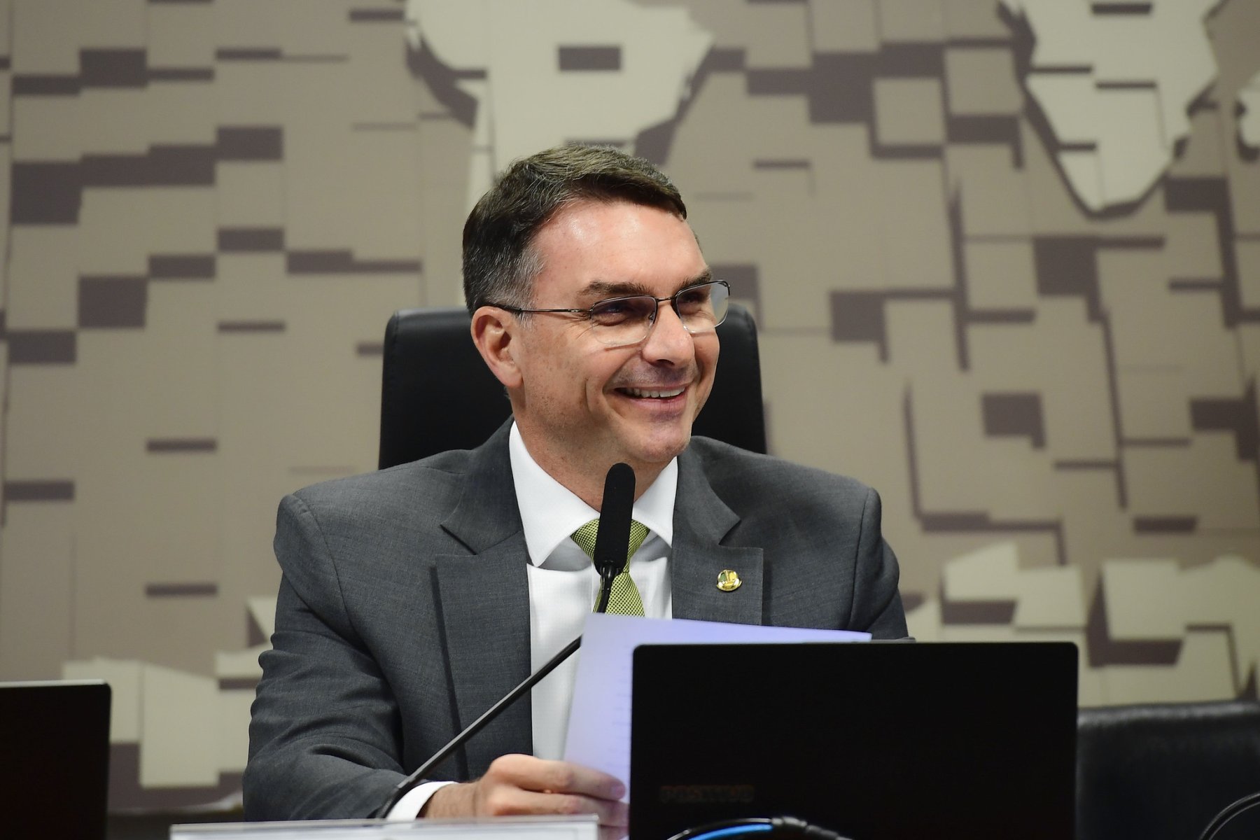 As pesquisas que confirmam o crescimento de Flávio Bolsonaro