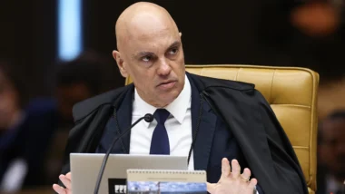Alexandre de Moraes julgar Alexandre de Moraes é um golpe contra a democracia