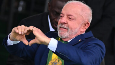 Presidente Lula (PT) deve encerrar o último ano de seu mandato com déficit primário de R$ 59,8 bilhões, segundo TCU. Mas deduções permitem excluir R$ 63,3 bilhões de depesas do cálculo da meta fiscal