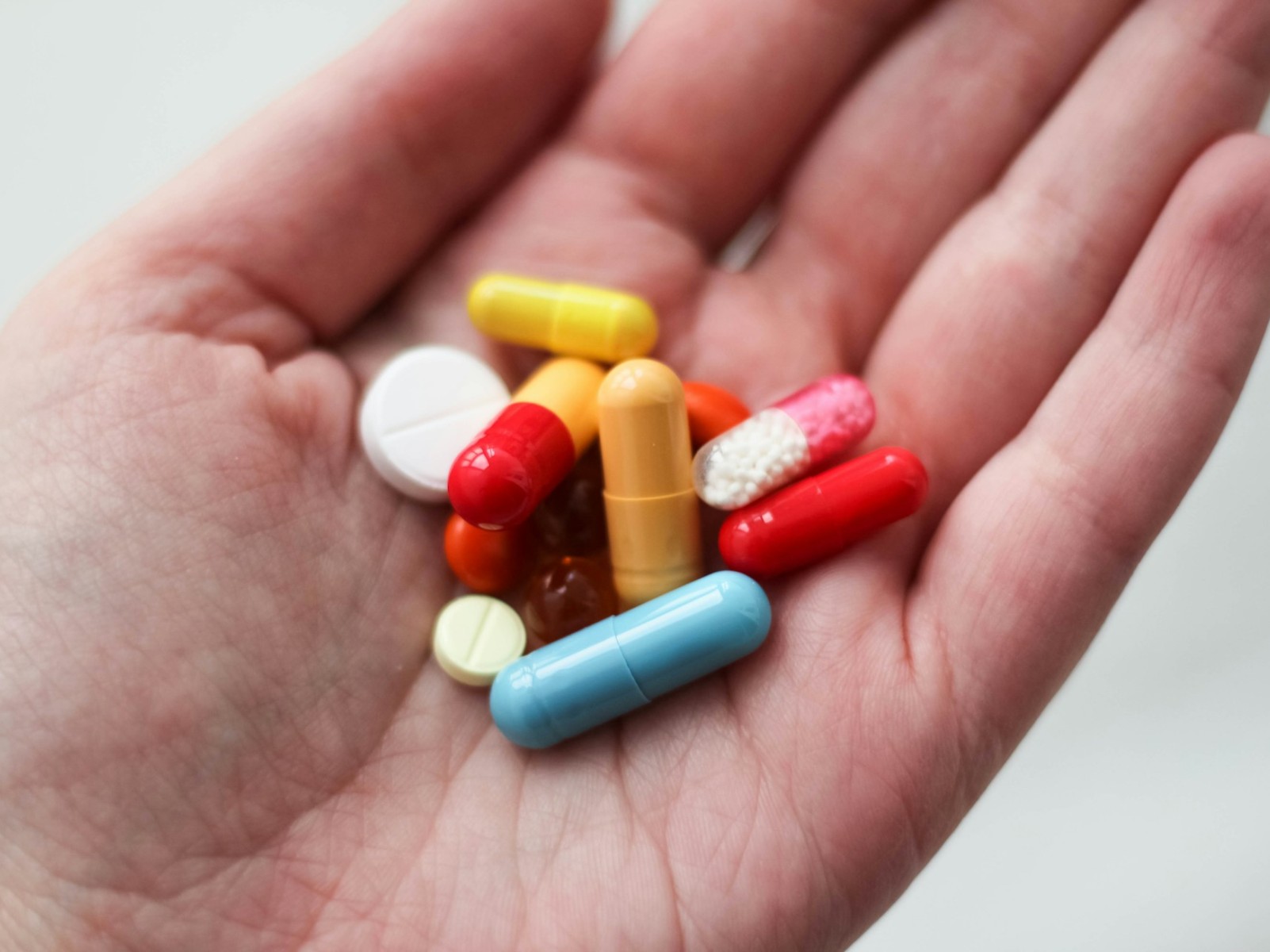 Na era dos suplementos alimentares, busca por saúde pode colocar a vida em risco