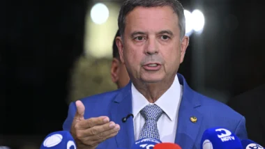 Marinho propõe que 49 senadores possam abrir impeachment de ministro do STF
