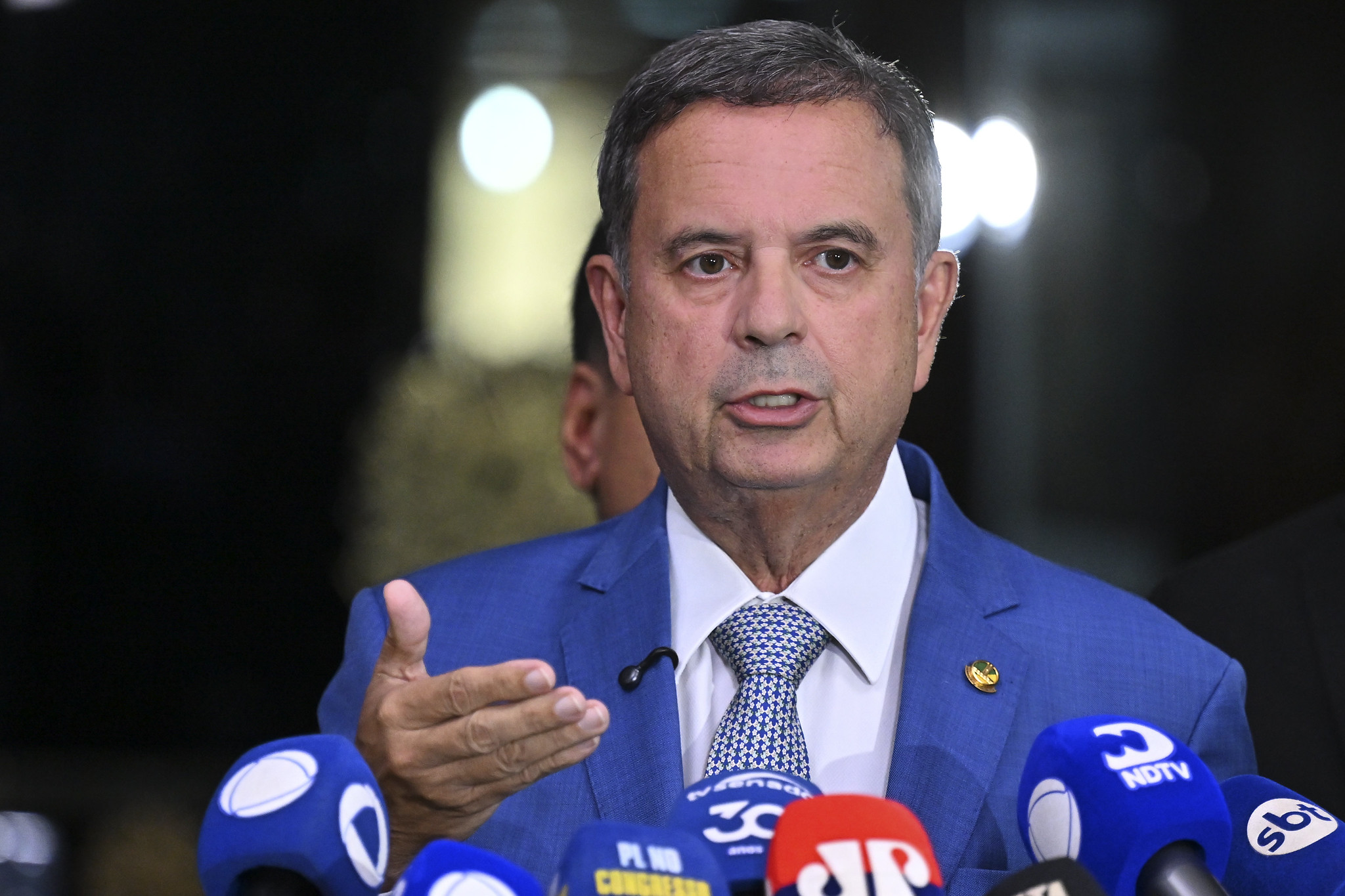 Proposta permite ao plenário destravar pedidos de impeachment rejeitados ou não analisados pelo presidente do Senado.
