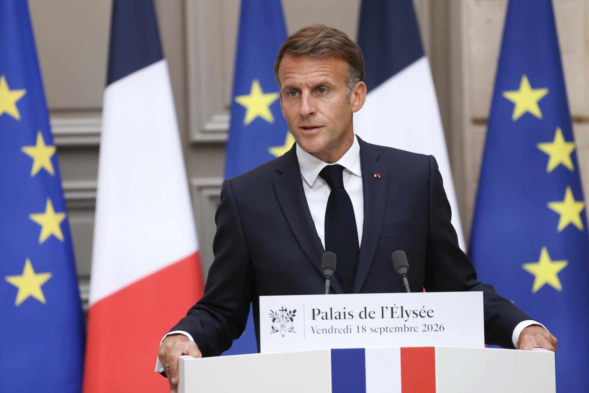 Macron reúne líderes políticos e manda França se preparar contra ataques híbridos da Rússia