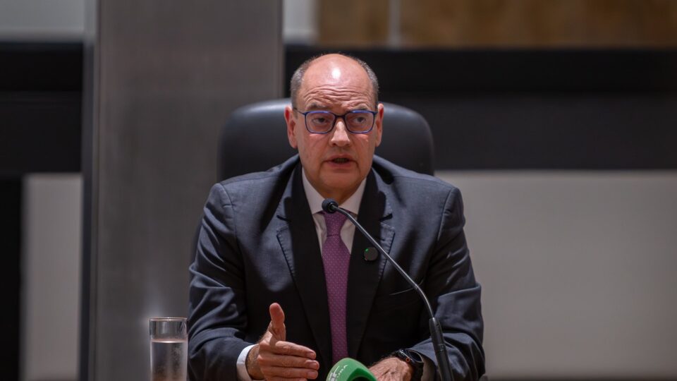 Governador interino afirma que Rio 'saiu do vermelho' e prevê R$ 5 bilhões em caixa