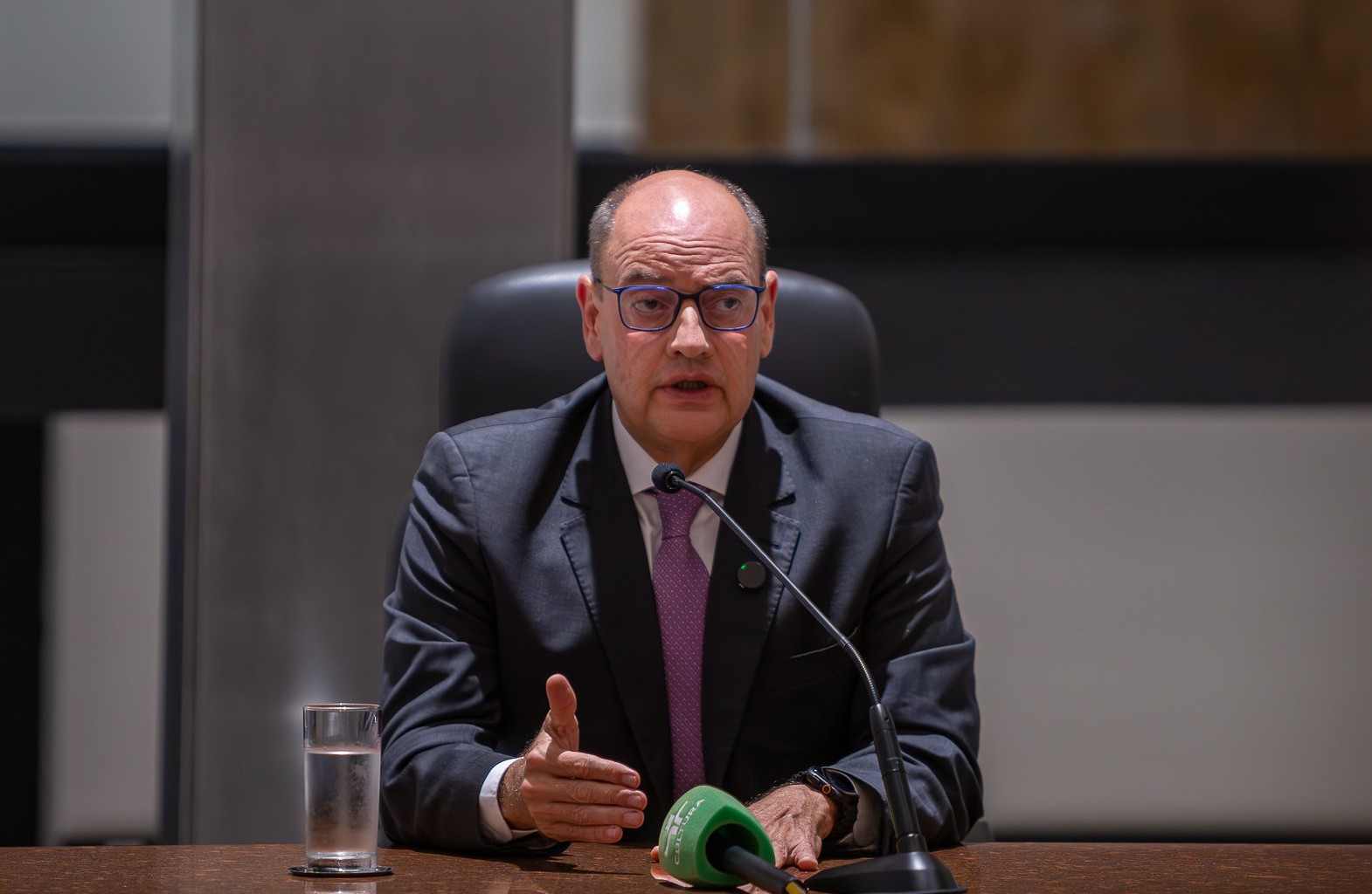 Governador interino diz que Rio “saiu do vermelho” e terá R$ 5 bilhões em caixa
