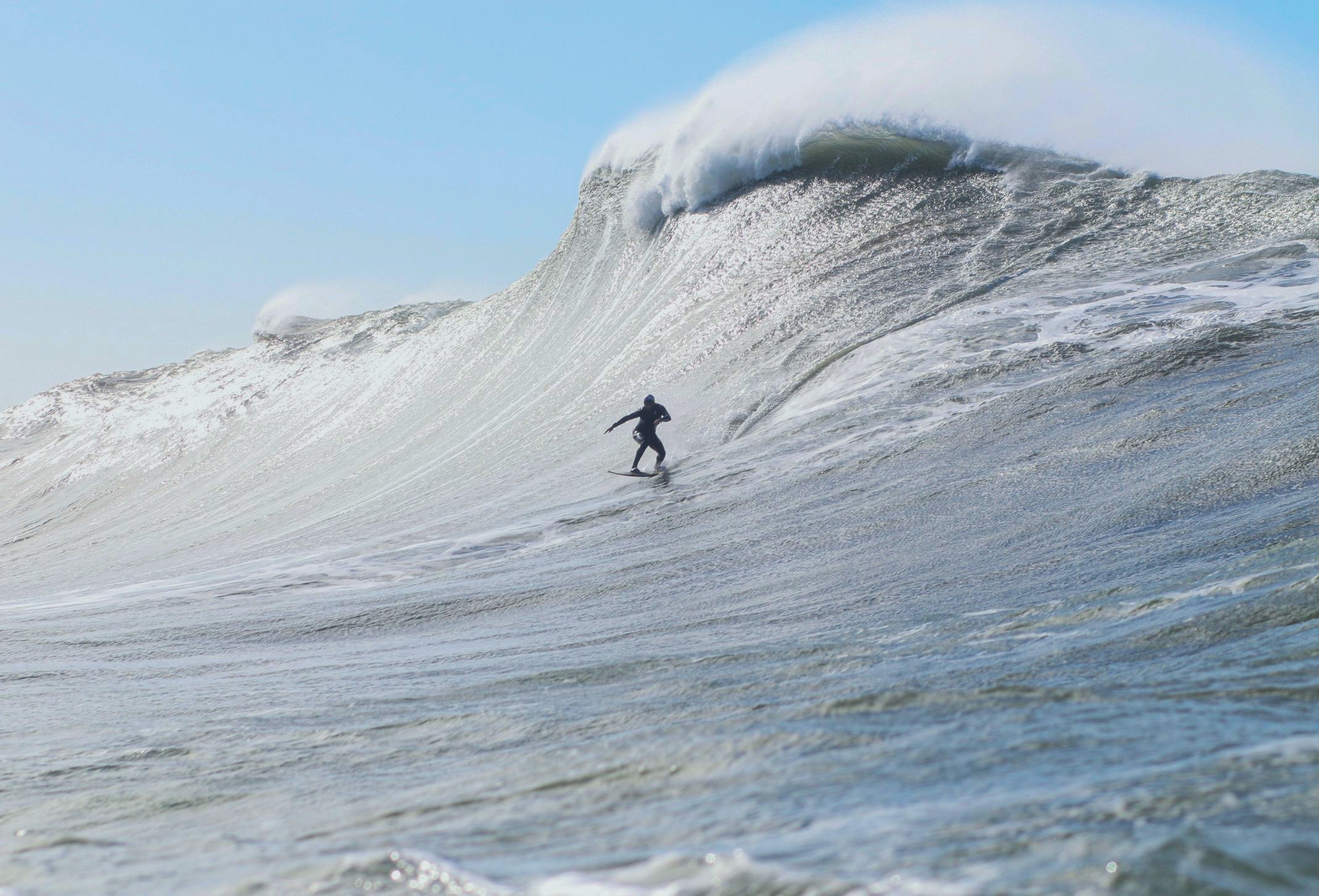 Onde fica a praia com a maior onda do Brasil