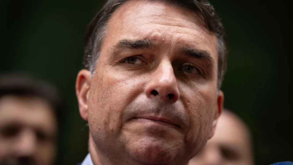 Candidato à Presidência mencionou Lula e classificou Gonet como um de seus "co-autores".