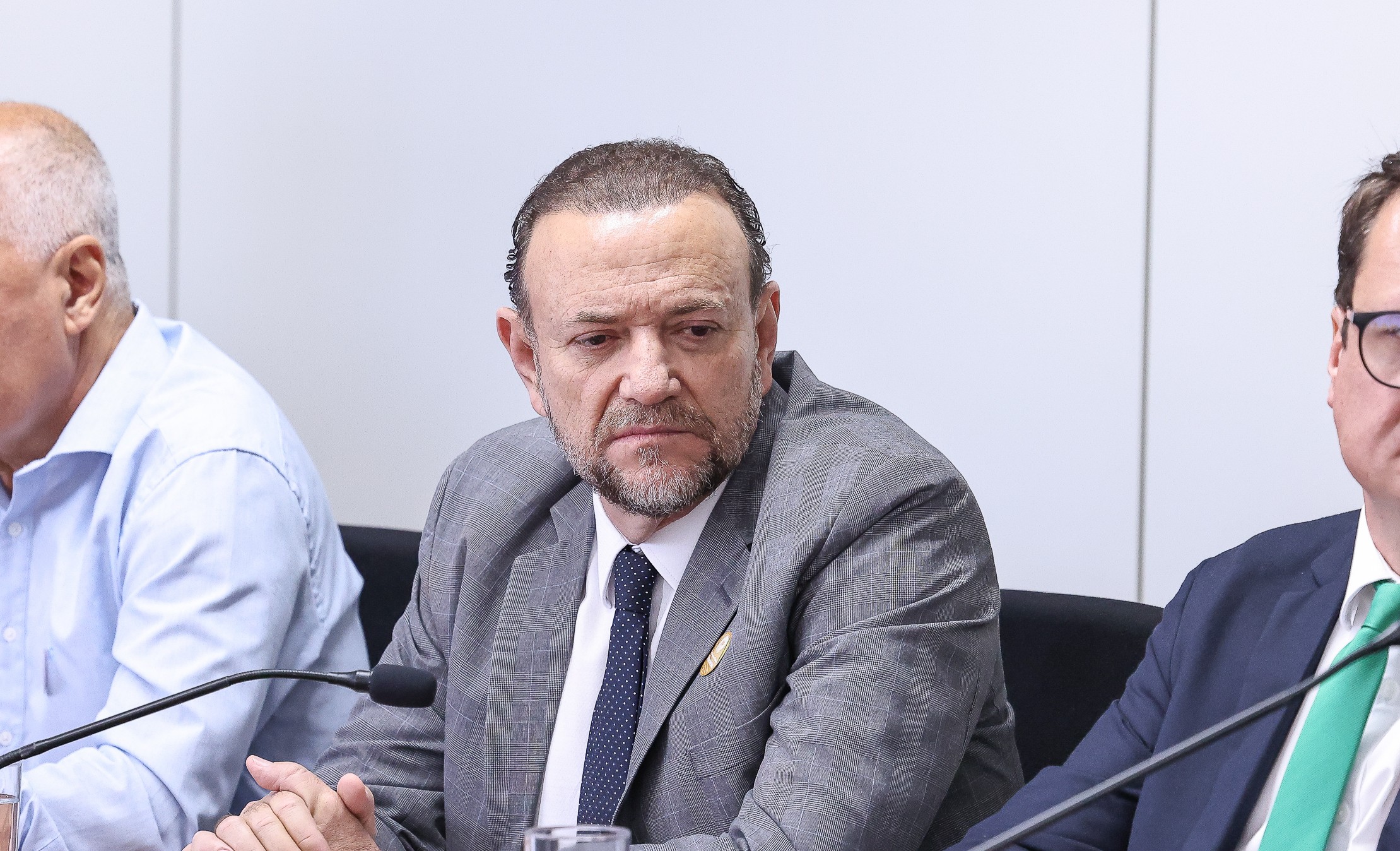 Edinho Silva diz que vista de Dino não afeta Lula um dia após admitir desgaste com crise no STF
