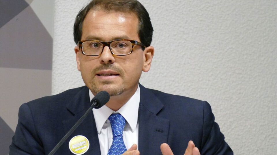 Ministro que suspendeu campanha de Deltan é velho amigo de Moraes e foi indicado por Lula