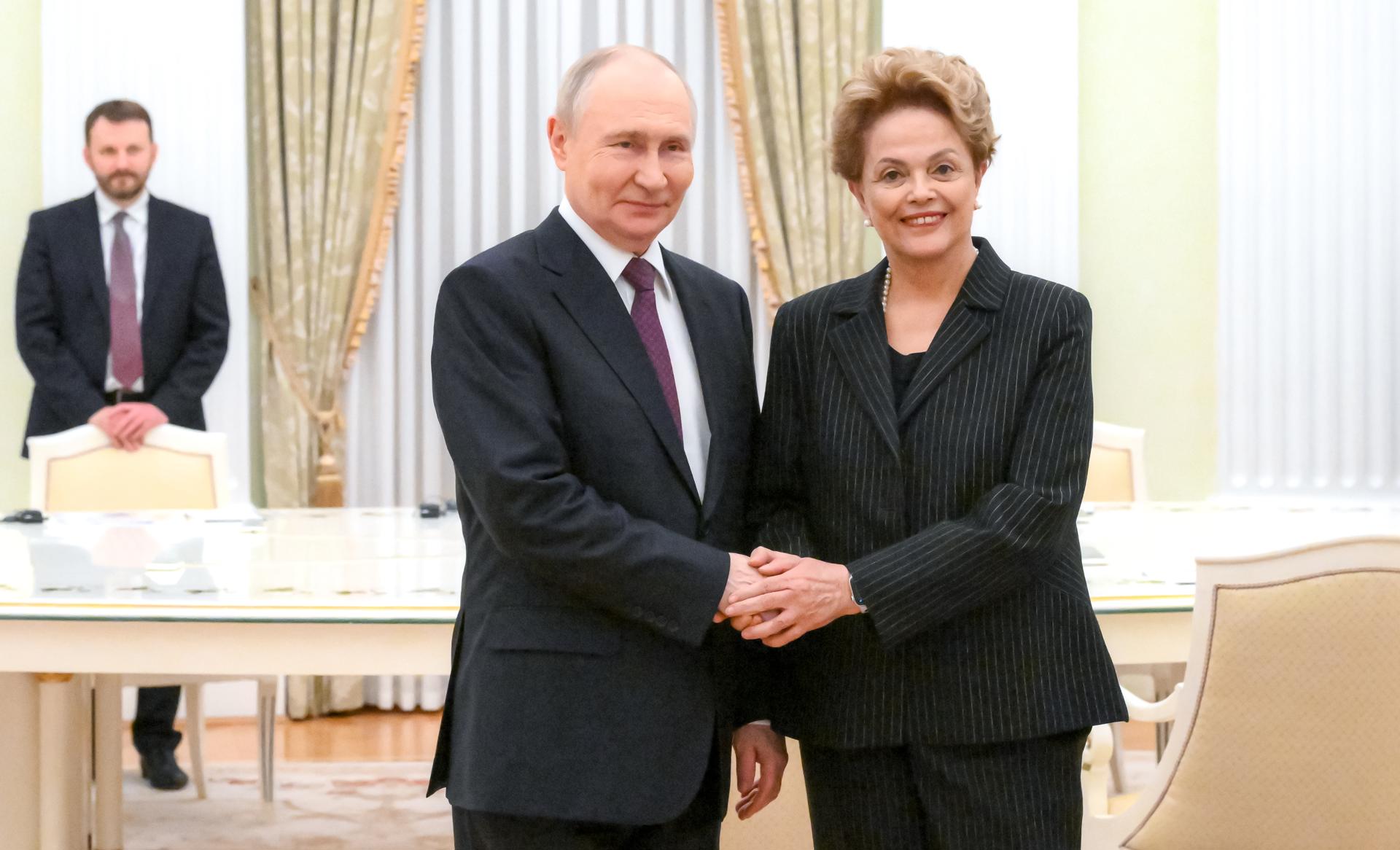 Dilma Rousseff negocia volta de financiamentos do Banco dos Brics para a Rússia