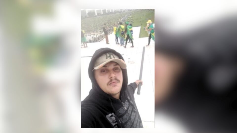Moraes manda prender condenado a 14 anos pelo 8 de janeiro que portava cassetete