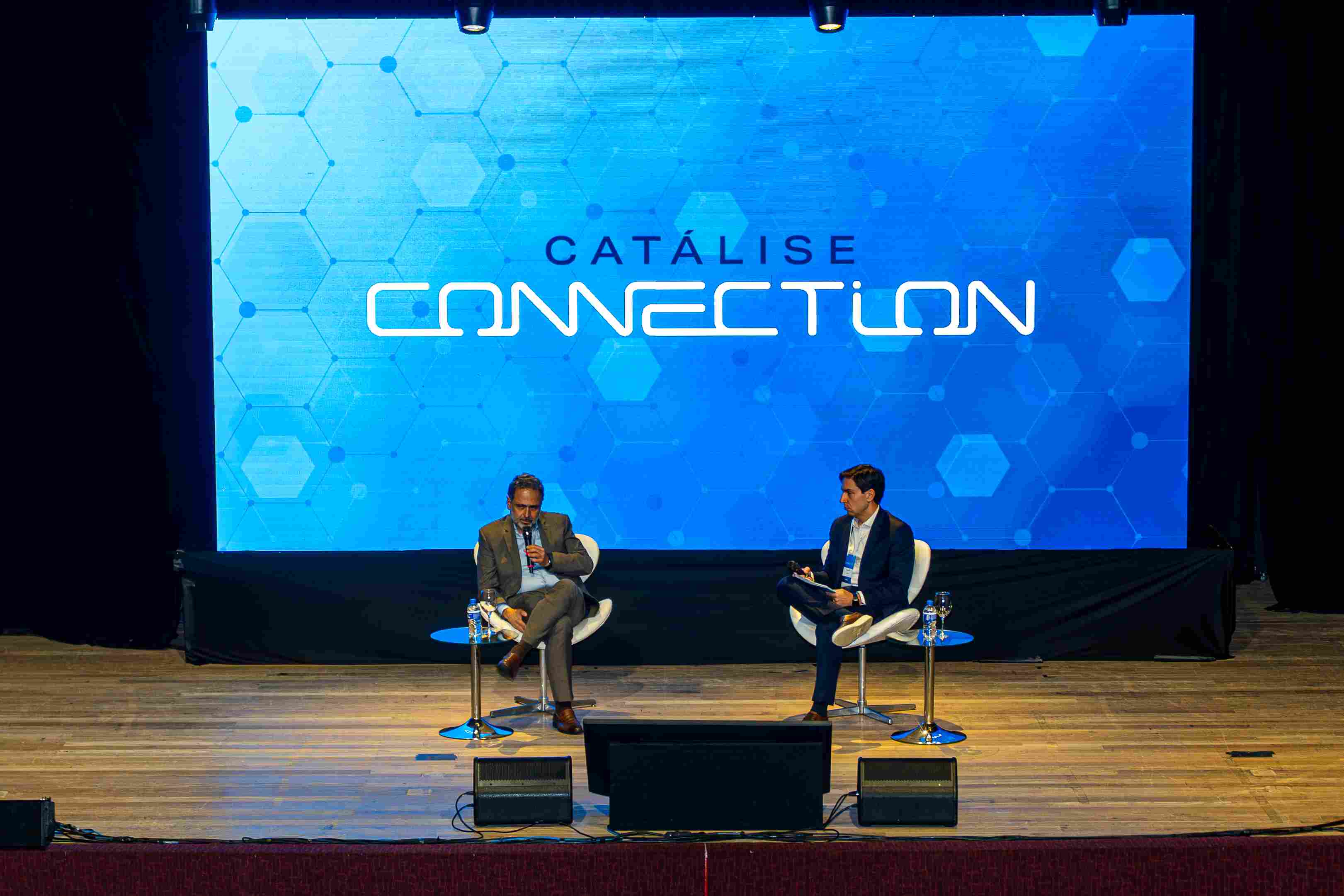 Lourival Sant’Anna analisa os efeitos da polarização política sobre decisões empresariais e o cenário internacional.