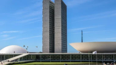 Congresso terá renovação total da Câmara e de dois terços do Senado nas eleições de 2026.