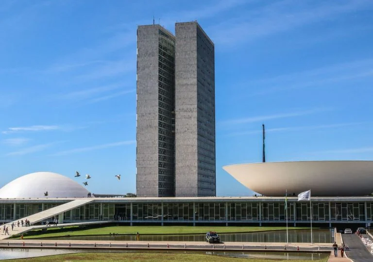 Congresso terá renovação total da Câmara e de dois terços do Senado nas eleições de 2026.