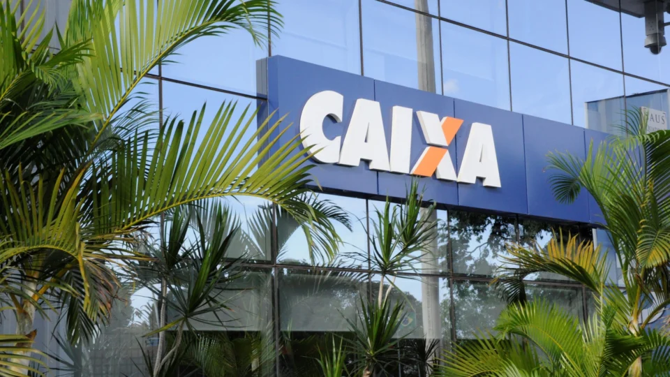 Bancários rejeitam terceira proposta da Caixa e greve continua