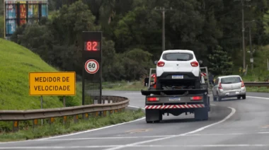 ANTT suspende operação de radares de velocidade média para novos estudos técnicos no Paraná.