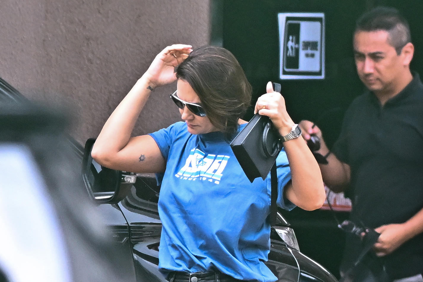 Michelle volta a sentir enxaqueca e é internada sem previsão de alta