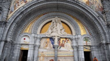 mosaicos rupnik lourdes