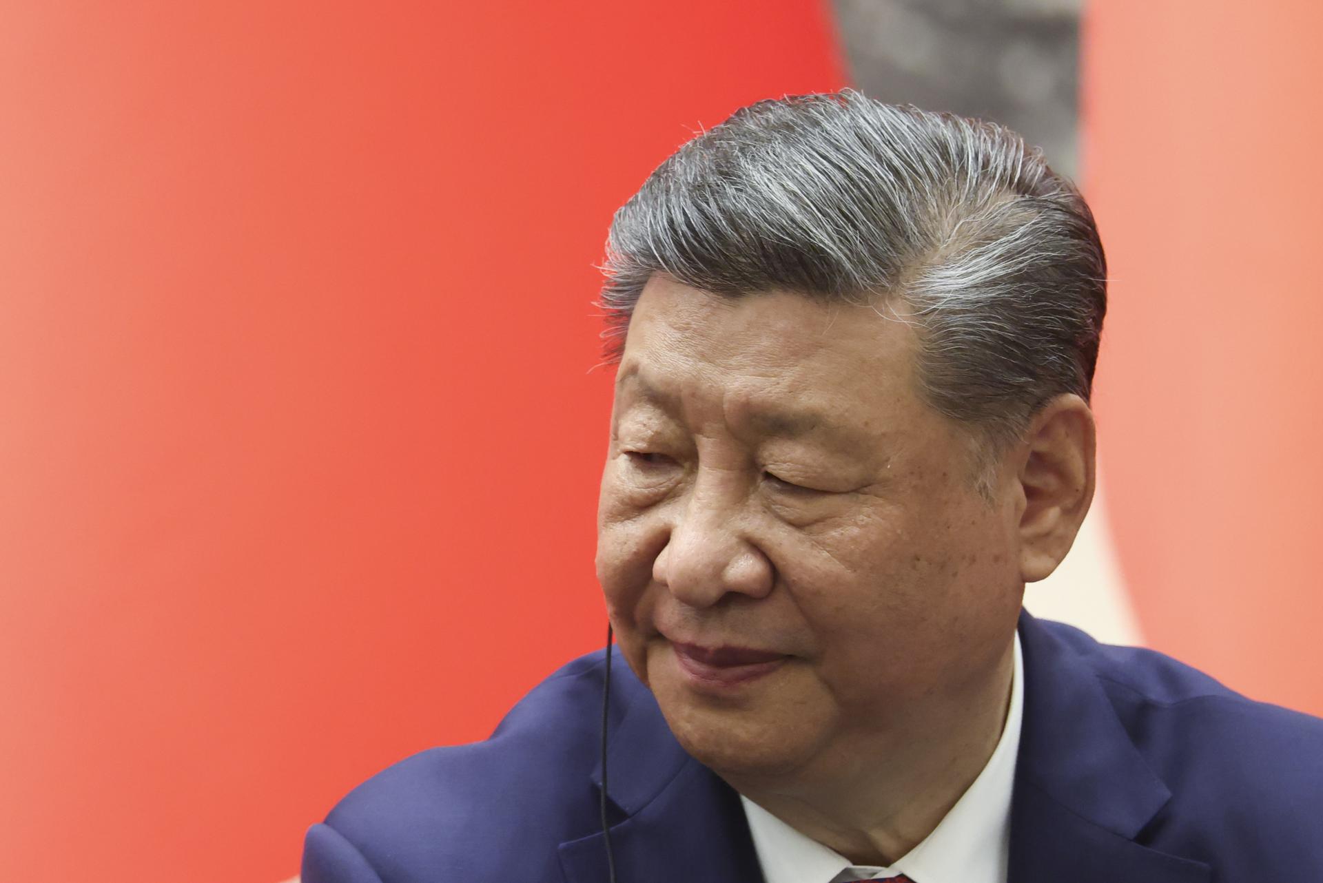 Governo da China paga recompensas em dinheiro para quem denunciar cristãos