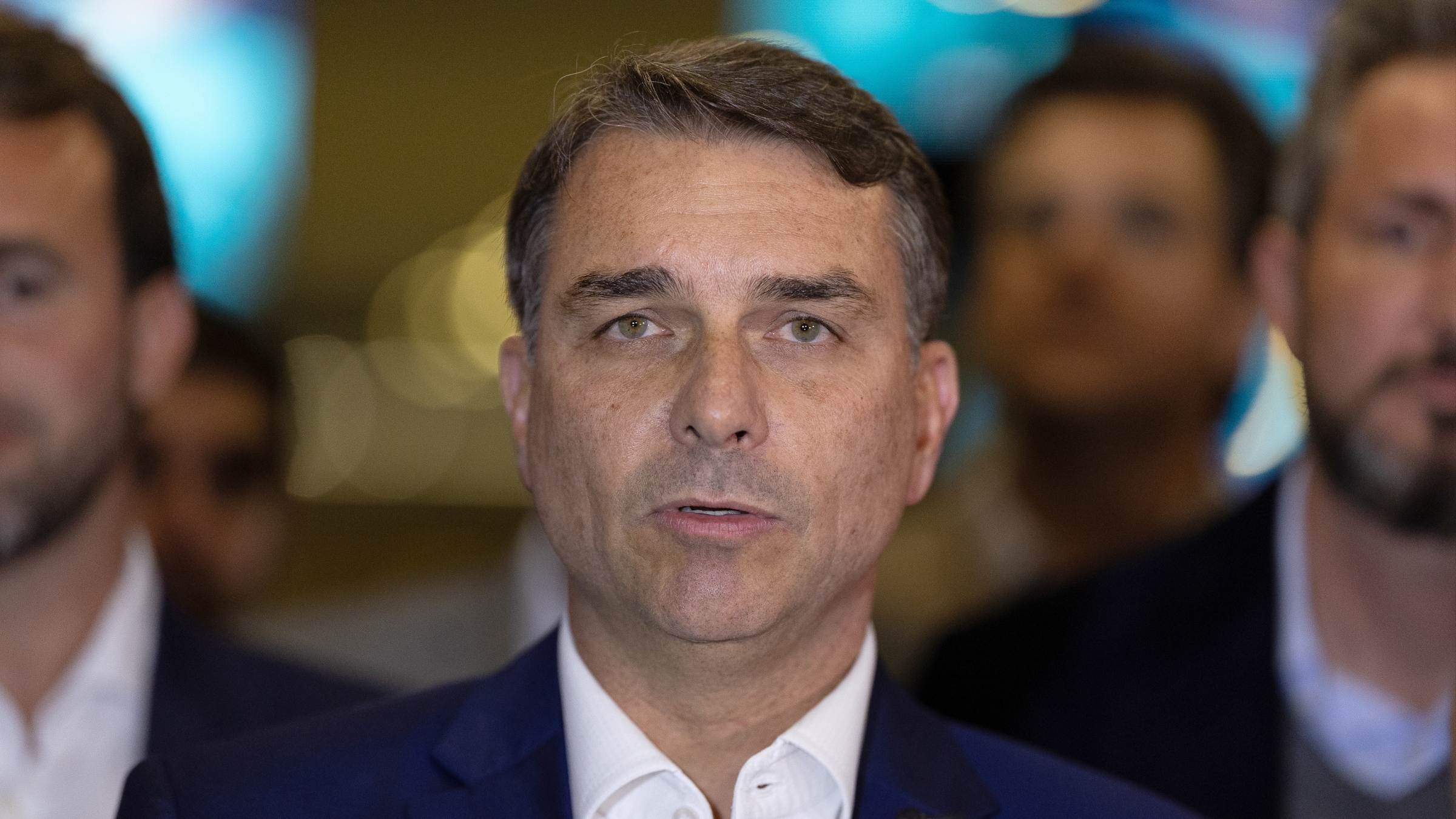 Flávio defende bets, promete fim do “Tigrinho” e culpa Lula por expansão dos jogos