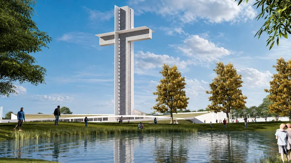 Além da cruz monumental, o projeto prevê áreas verdes, espaços de contemplação e atrações voltadas à visitação turística.