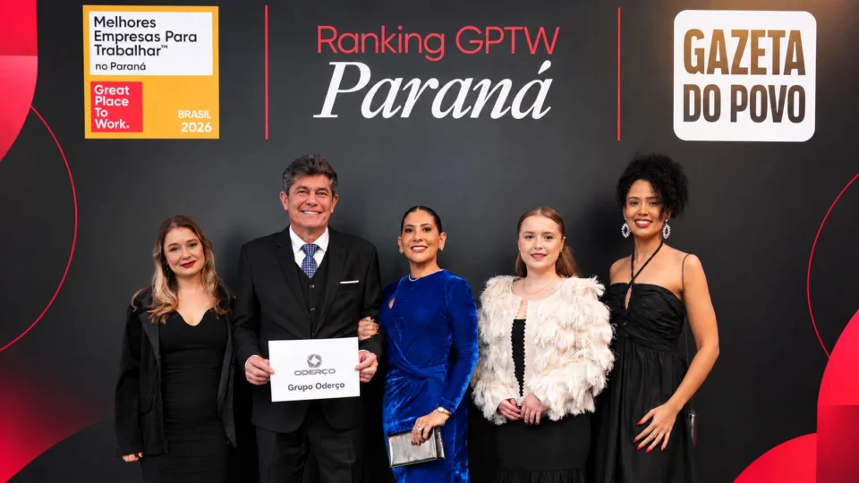 Representantes do Grupo Oderço recebem o reconhecimento durante a cerimônia do Ranking GPTW Paraná 2026.