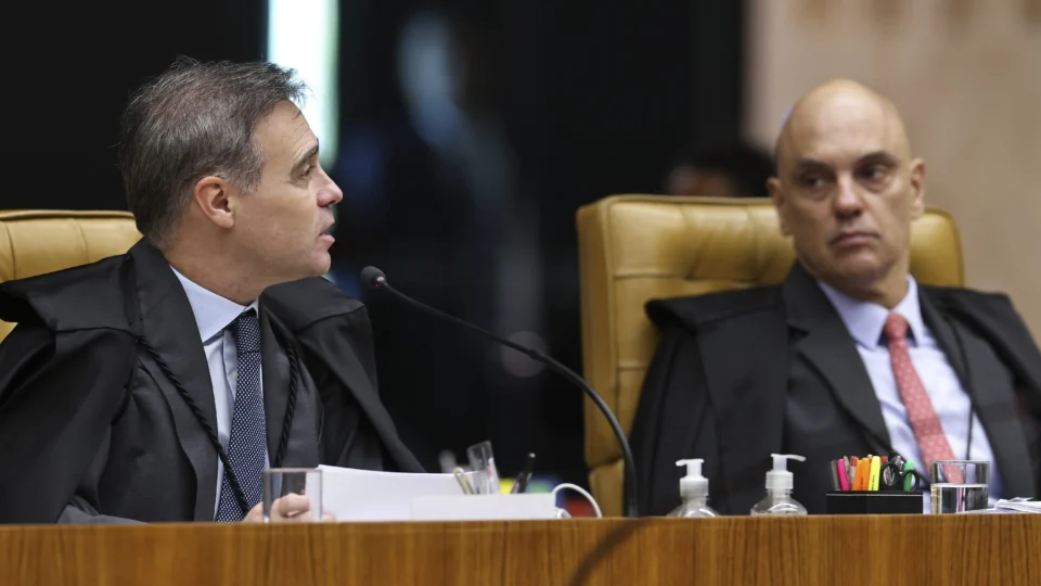 André Mendonça e Alexandre de Moraes no plenário do STF