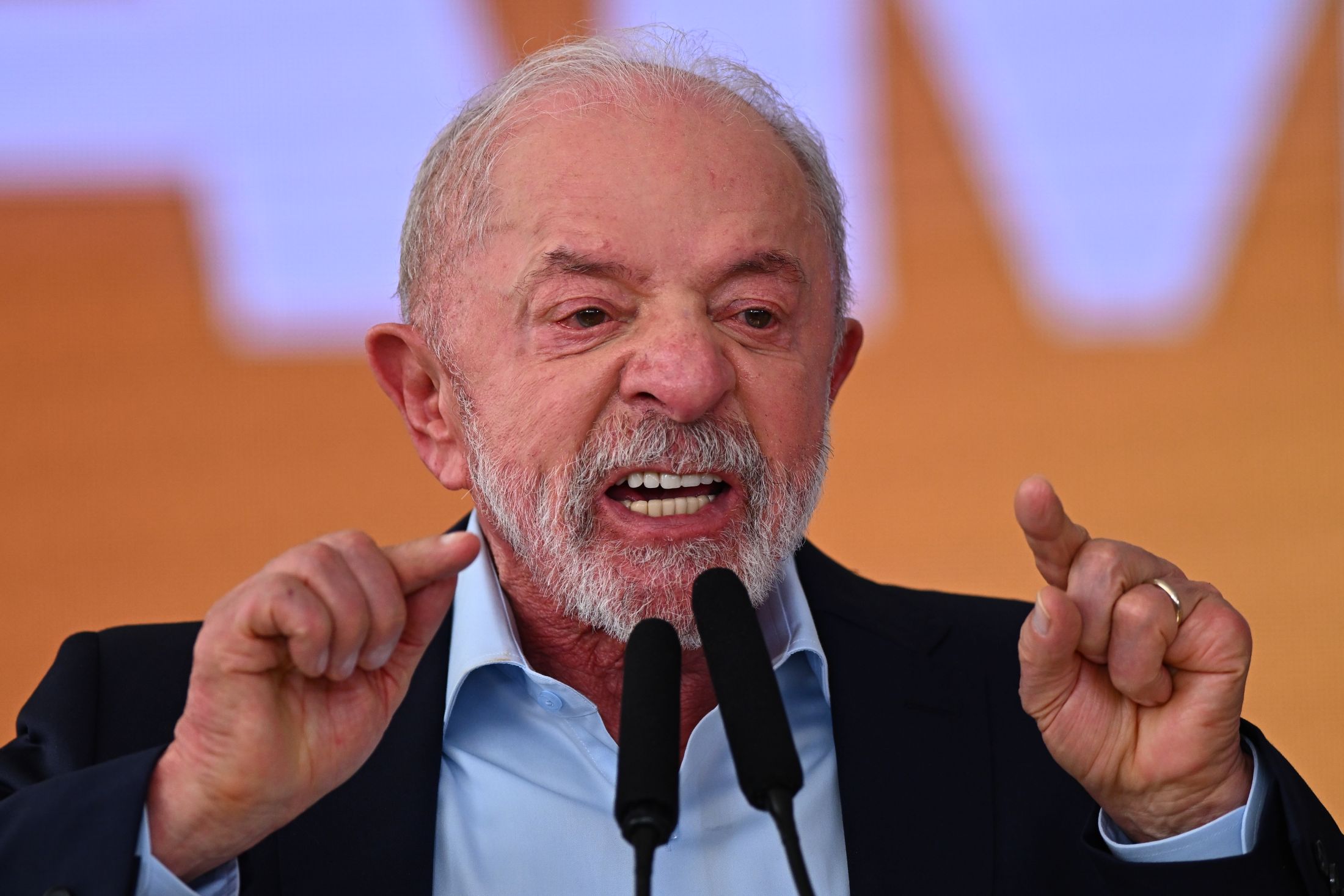 Campanhas de Lula e Renan vão à Justiça contra Flávio por suposta interferência dos EUA na eleição