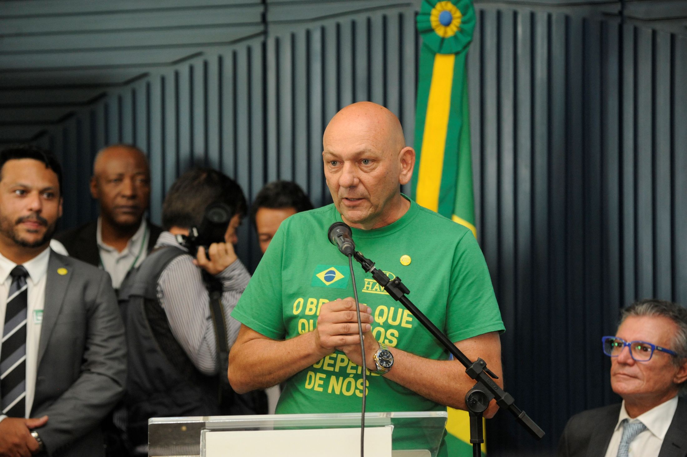 Justiça do Trabalho proíbe Luciano Hang de fazer discurso político na Havan