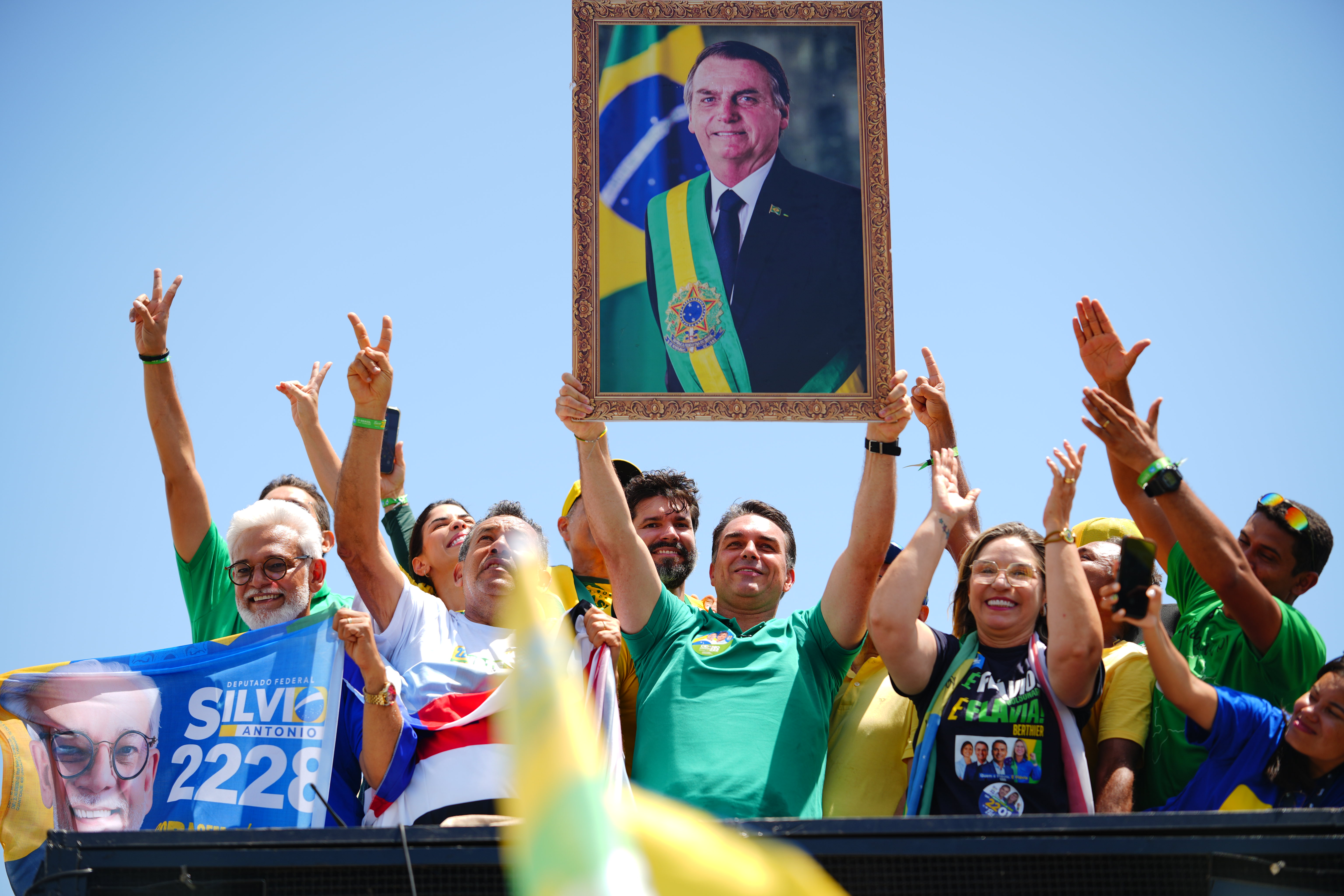 Foto de Bolsonaro pode ser usada em campanha? Entenda a disputa na Justiça Eleitoral