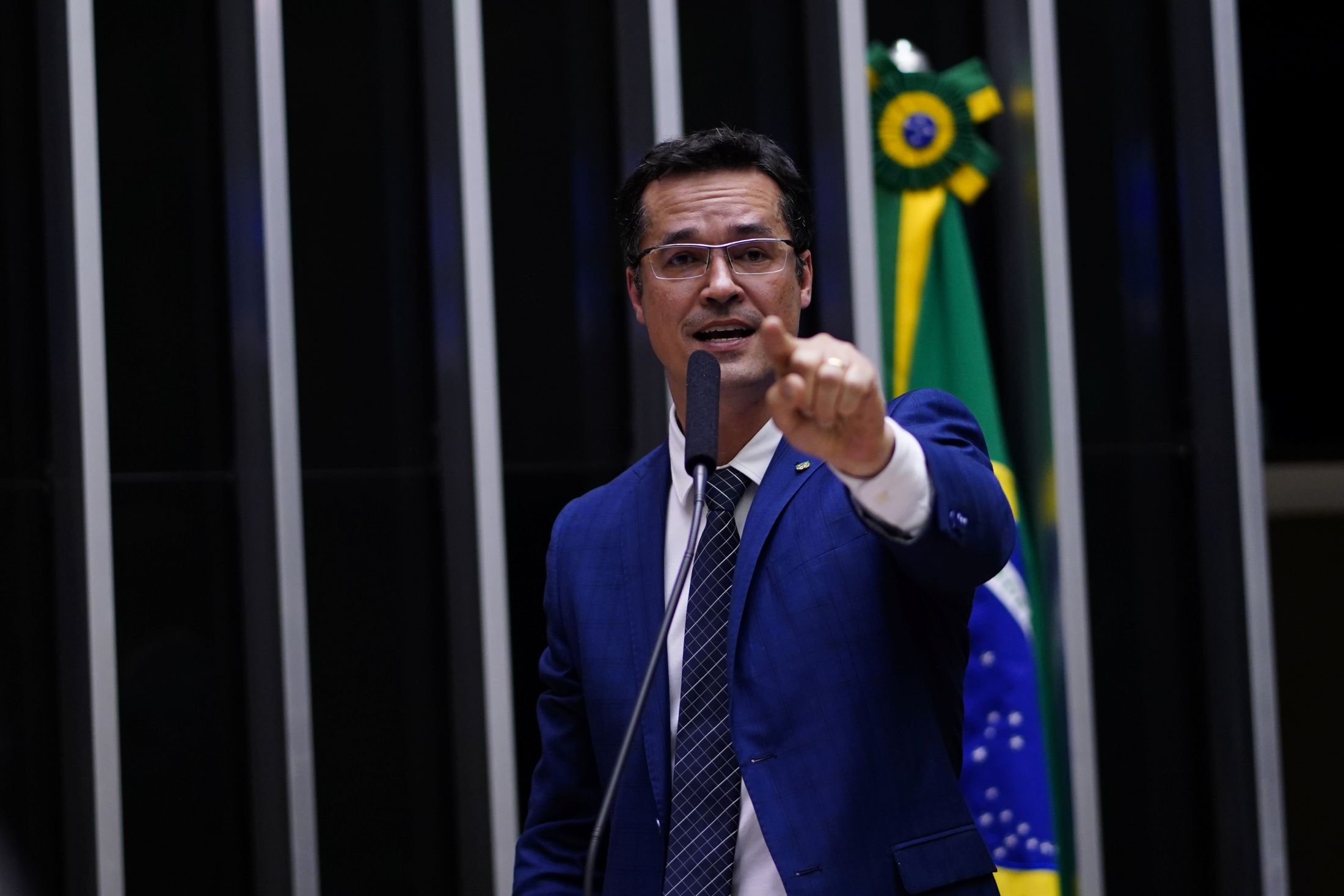 TRE-PR manda Deltan Dallagnol desativar Instagram ou remover toda a propaganda eleitoral do perfil em 24h.