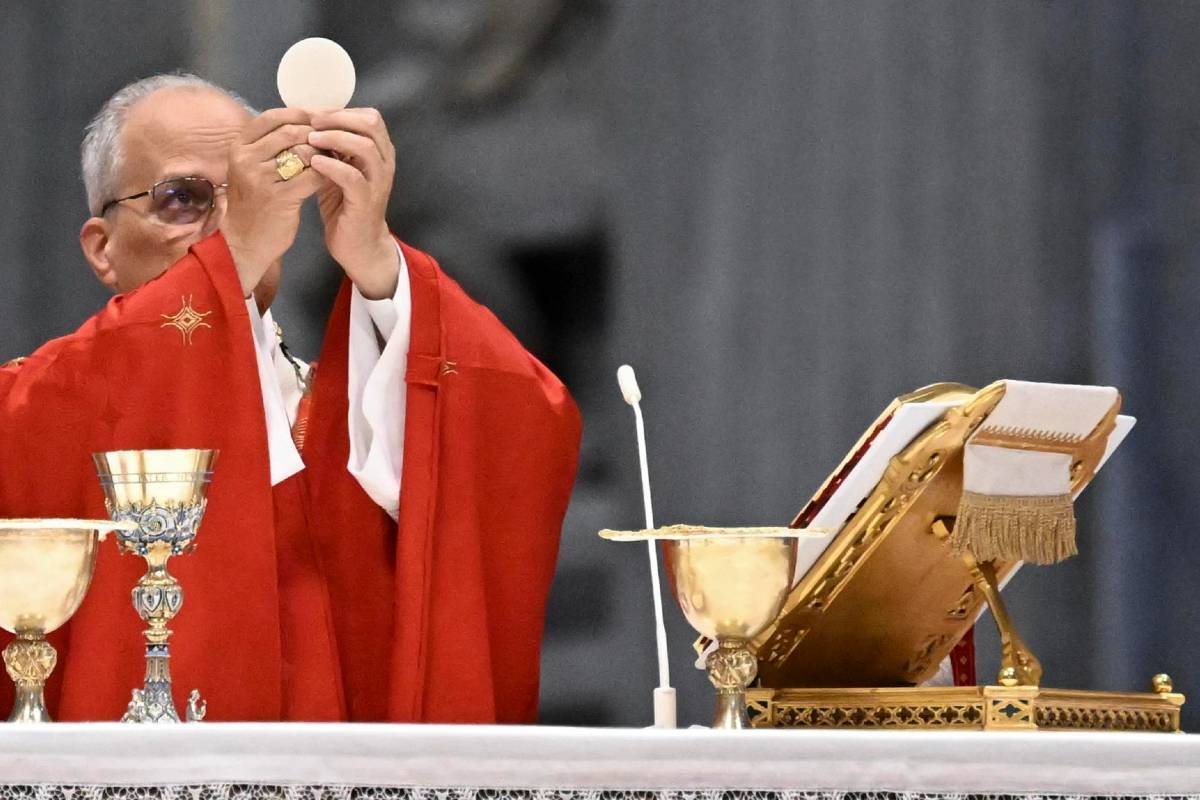 Igreja beatifica arcebispo Fulton Sheen após cura milagrosa de recém-nascido