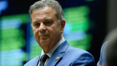 Rogério Marinho (PL-RN), coordenador da campanha de Flávio Bolsonaro à Presidência, criticou a atuação do ministro Flávio Dino em caso de fake news sobre Nossa Senhora.