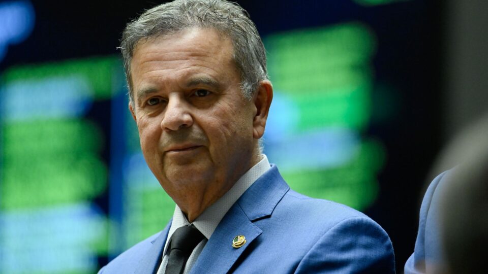 Marinho chama Messias de "militante do PT" após provocação a Flávio