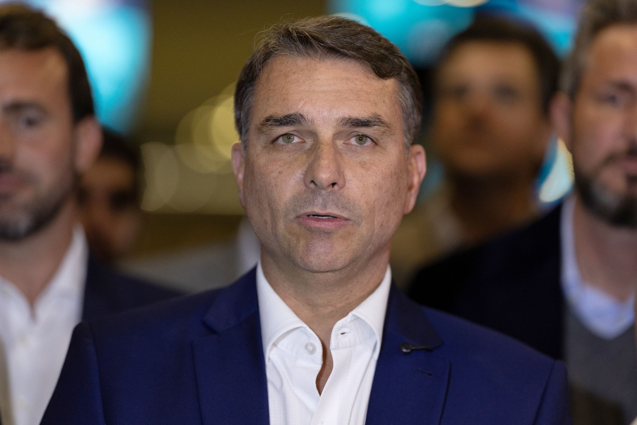 Defesa de Flávio pede que Fachin suspenda investigações e acusa PT de “escolher” relatores