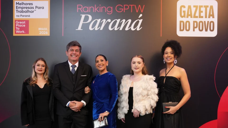 Momento de comemoração pelo reconhecimento do trabalho realizado pela equipe do Grupo Oderço.