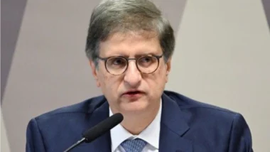 Procurador-geral da República é citado em mensagens apreendidas pela PF no celular do ex-banqueiro.