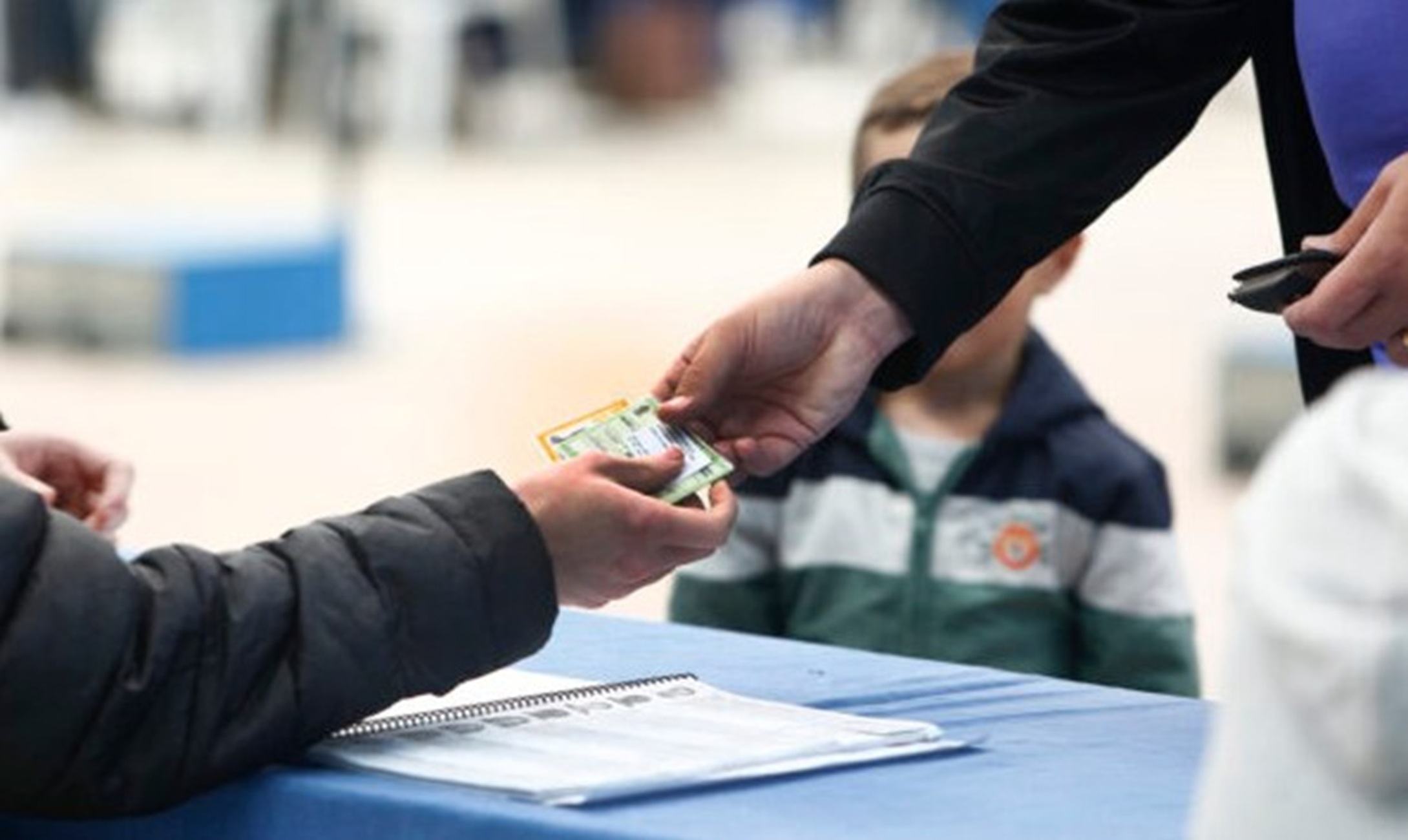 Brasileiros no exterior se mobilizam para recrutar fiscais para as eleições de 2026